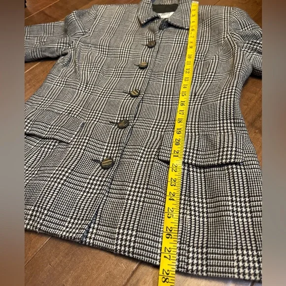 Holt Renfrew Women’s Brown and Cream Plaid Wool Jacket | EUC | Size 14 or Large - Picture 7 of 7